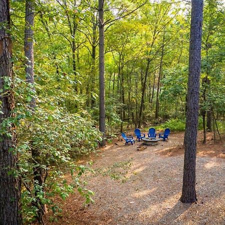 Stunning Luxury Cabin W Hot Tub And Fire Pit Holy Shiplap Is Perfect Romantic Couples Getaway Broken Bow Exterior photo